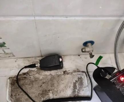 张店屋顶漏水维修公司分享下卫生间漏水的危害及解决方法